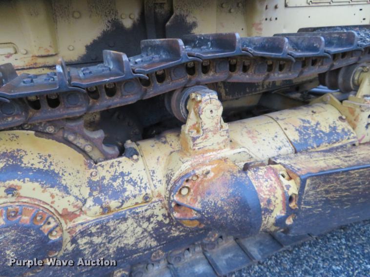 image for item DE6535 1974 Caterpillar D8H dozer