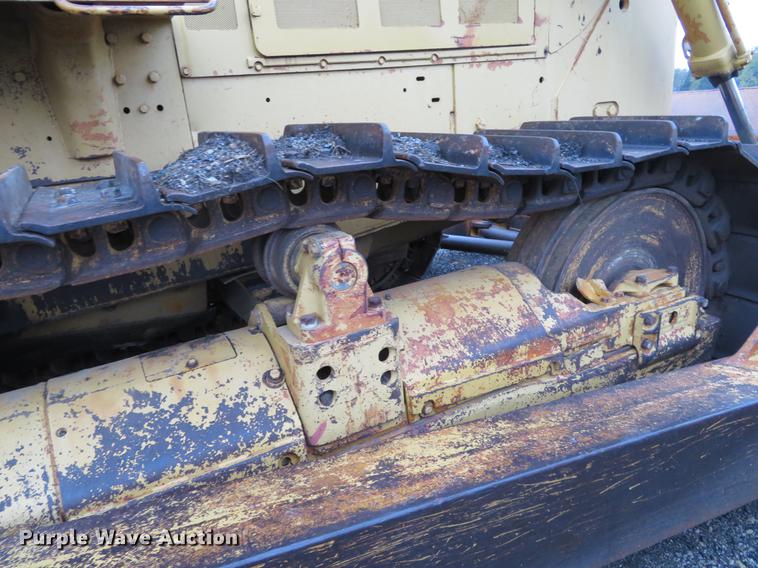 image for item DE6535 1974 Caterpillar D8H dozer