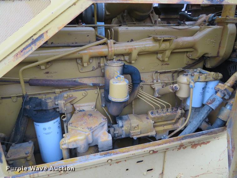 image for item DE6535 1974 Caterpillar D8H dozer