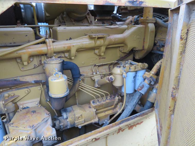 image for item DE6535 1974 Caterpillar D8H dozer