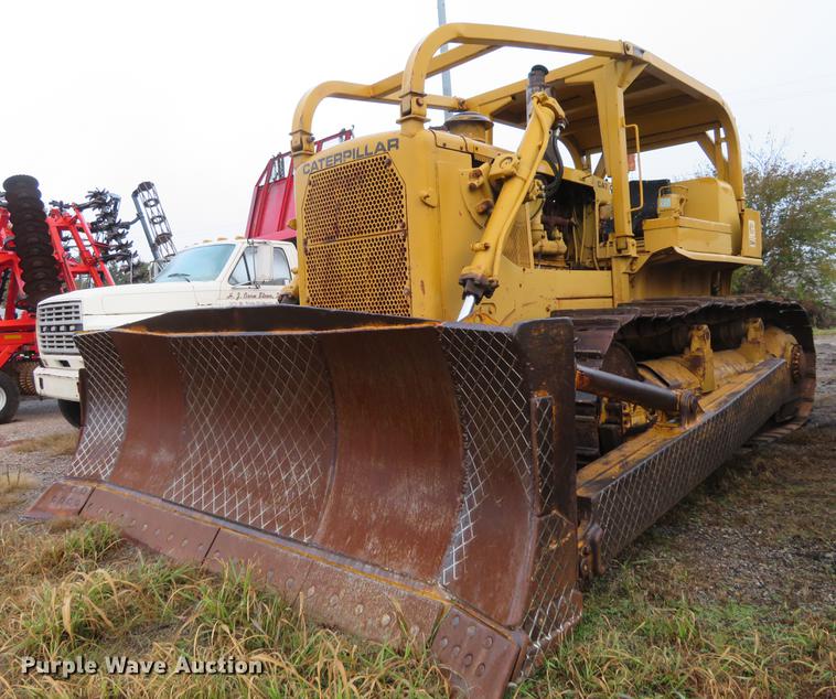 image for item DE6537 1969 Caterpillar D8H dozer