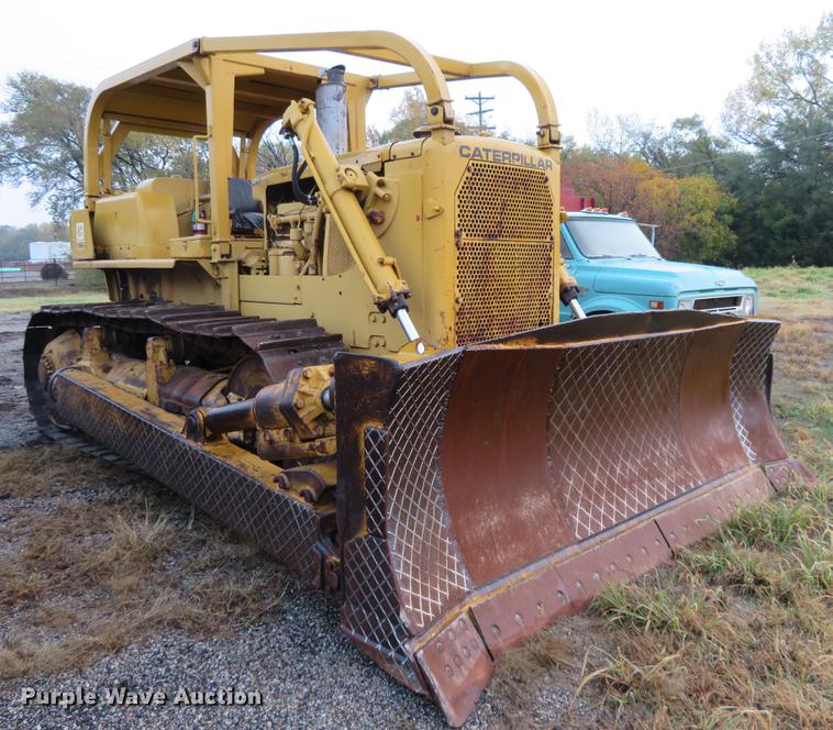 image for item DE6537 1969 Caterpillar D8H dozer