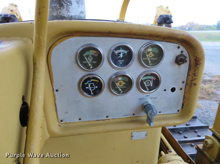 image for item DE6537 1969 Caterpillar D8H dozer