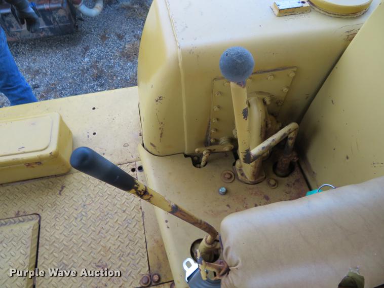 image for item DE6537 1969 Caterpillar D8H dozer