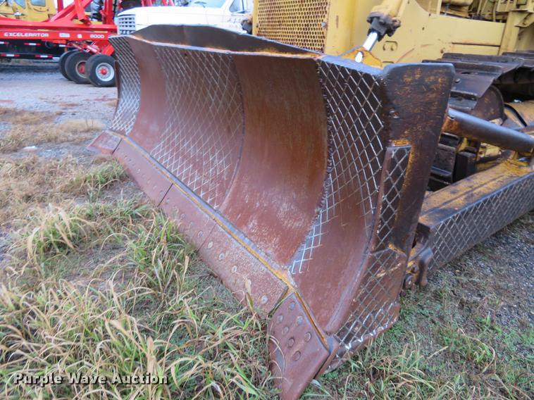 image for item DE6537 1969 Caterpillar D8H dozer