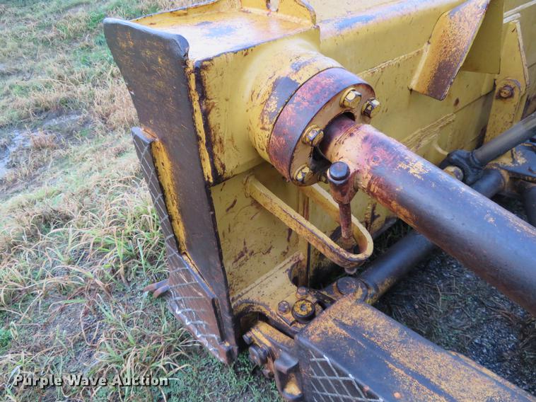 image for item DE6537 1969 Caterpillar D8H dozer