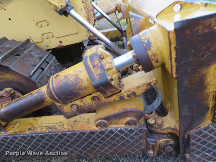 image for item DE6537 1969 Caterpillar D8H dozer