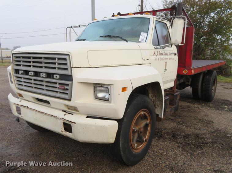 image for item DE6538 1980 Ford dump truck