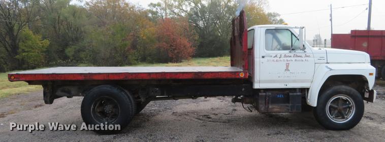 image for item DE6538 1980 Ford dump truck