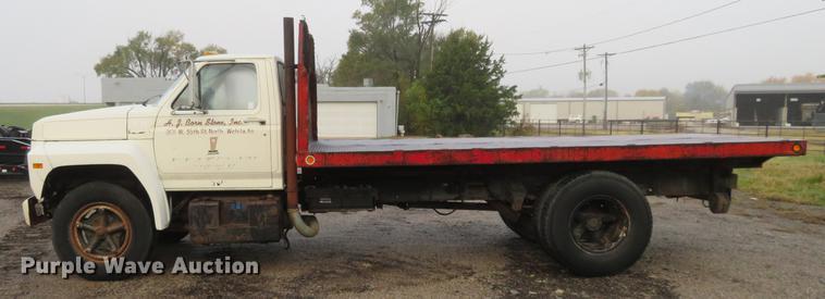 image for item DE6538 1980 Ford dump truck