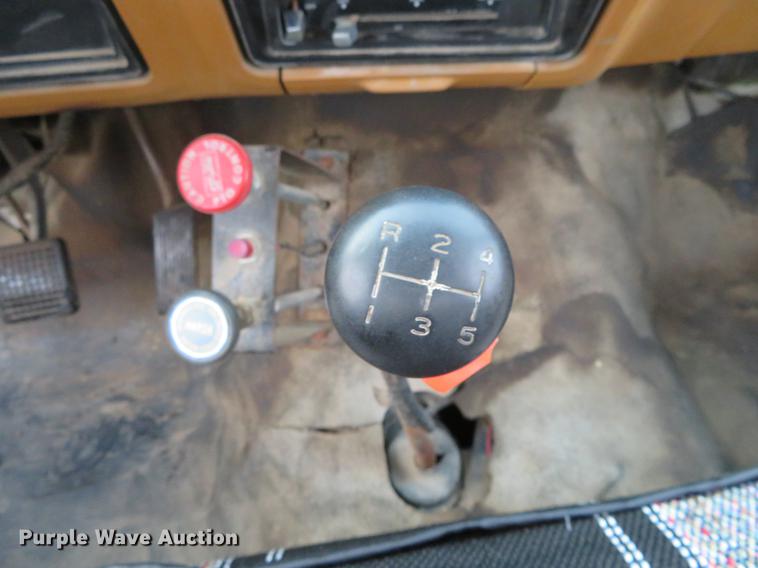 image for item DE6538 1980 Ford dump truck