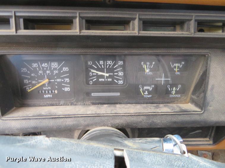 image for item DE6538 1980 Ford dump truck