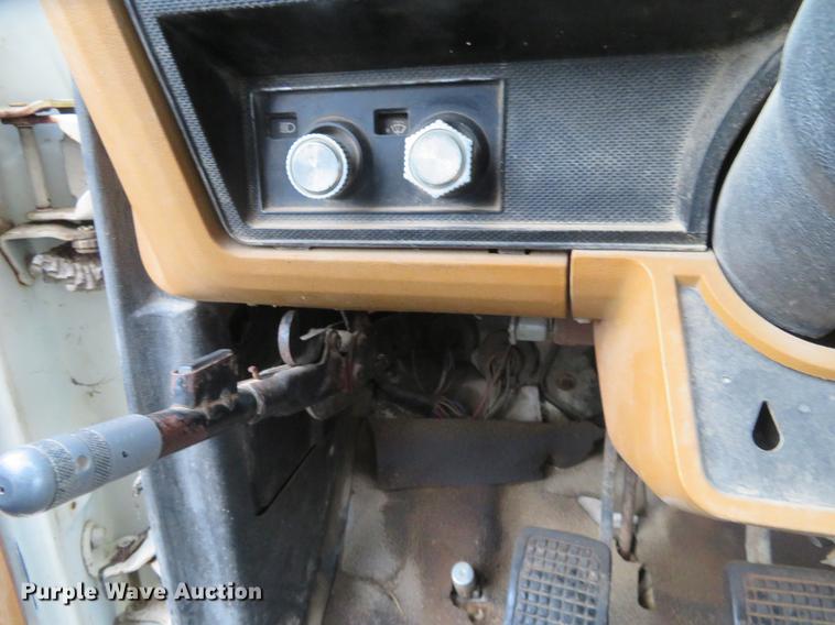 image for item DE6538 1980 Ford dump truck