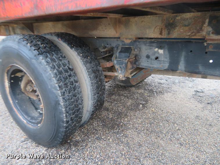 image for item DE6538 1980 Ford dump truck