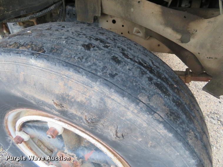 image for item DE6538 1980 Ford dump truck