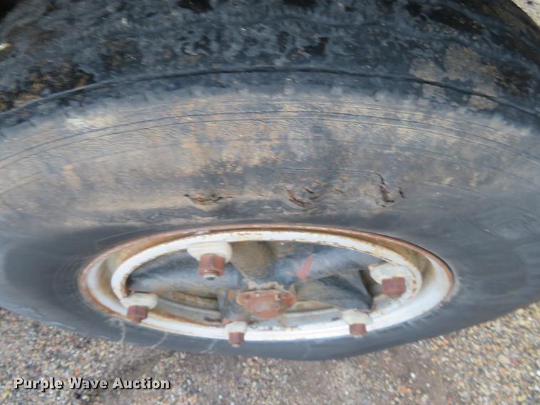 image for item DE6538 1980 Ford dump truck