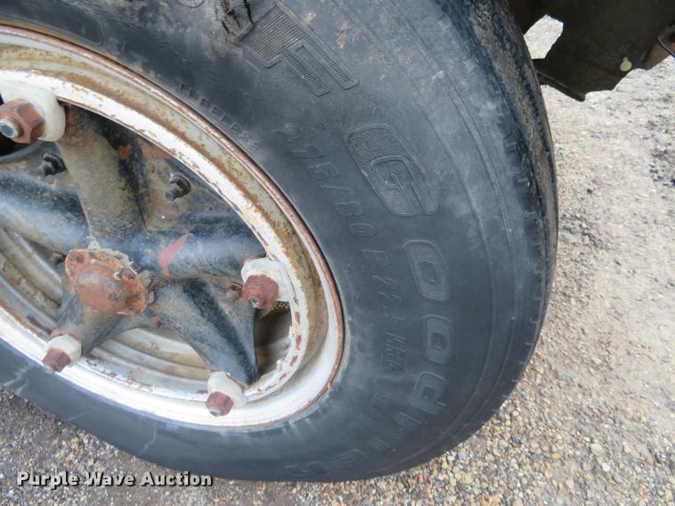 image for item DE6538 1980 Ford dump truck