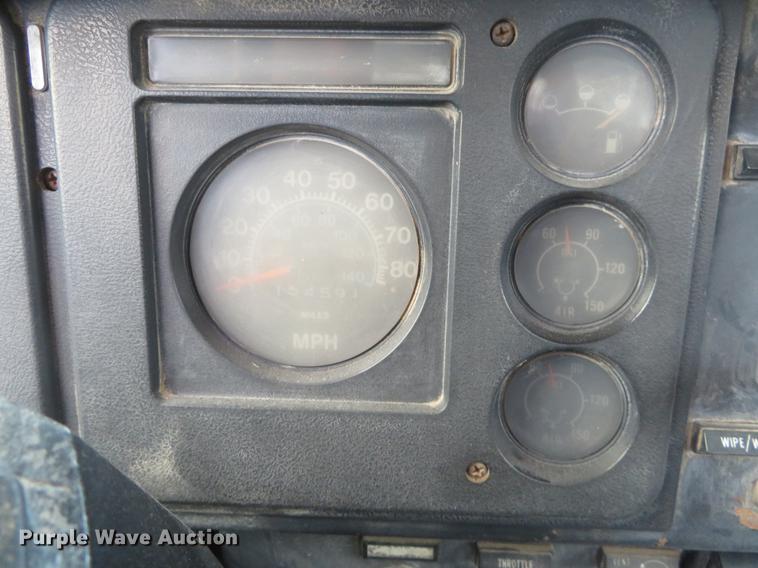 image for item DE6539 1980 International F2574 water truck