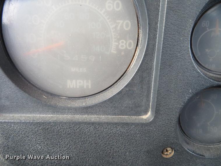 image for item DE6539 1980 International F2574 water truck