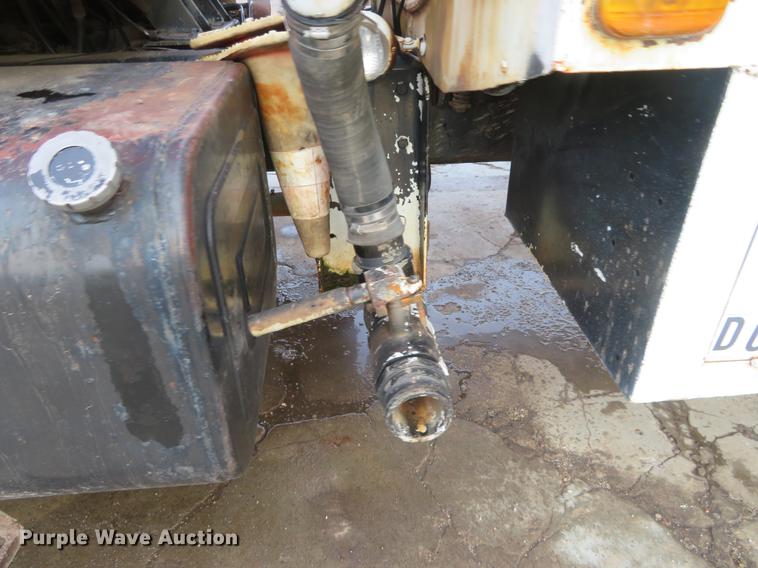 image for item DE6539 1980 International F2574 water truck