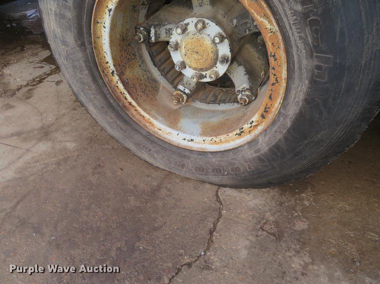 image for item DE6539 1980 International F2574 water truck