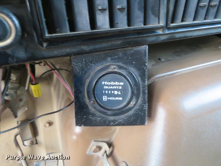 image for item DE6540 1989 International semi truck