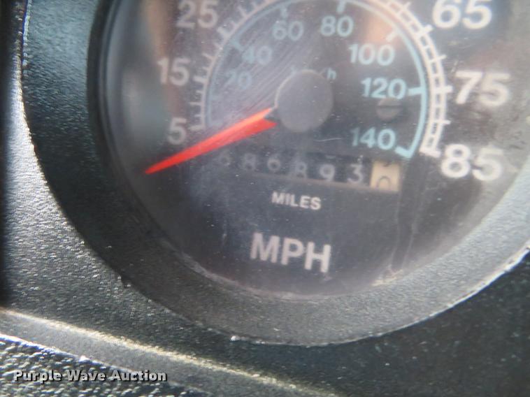 image for item DE6540 1989 International semi truck