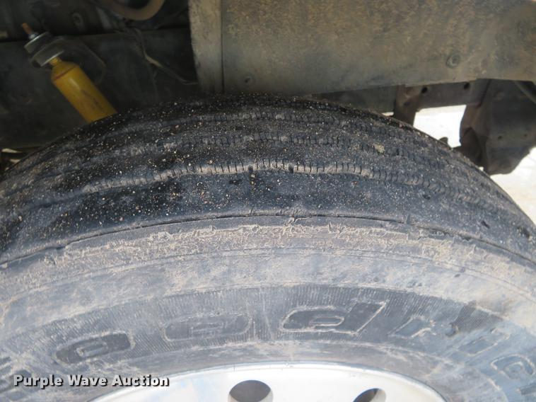 image for item DE6540 1989 International semi truck