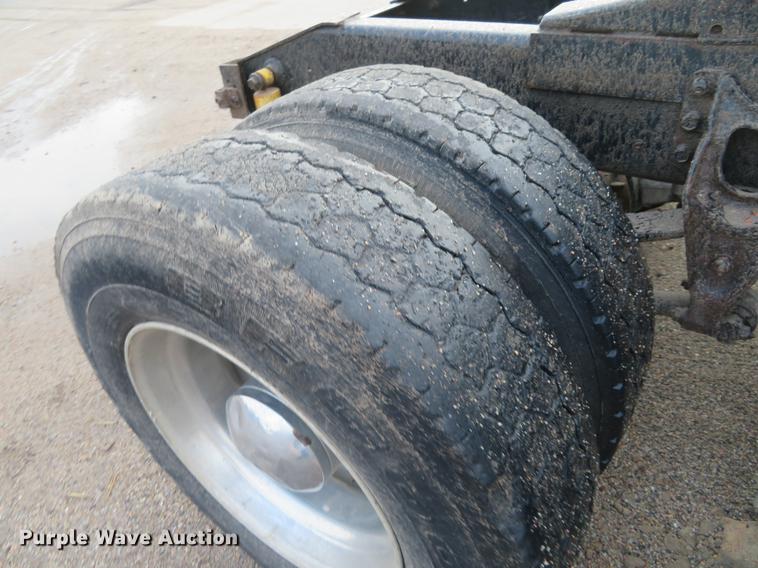 image for item DE6540 1989 International semi truck