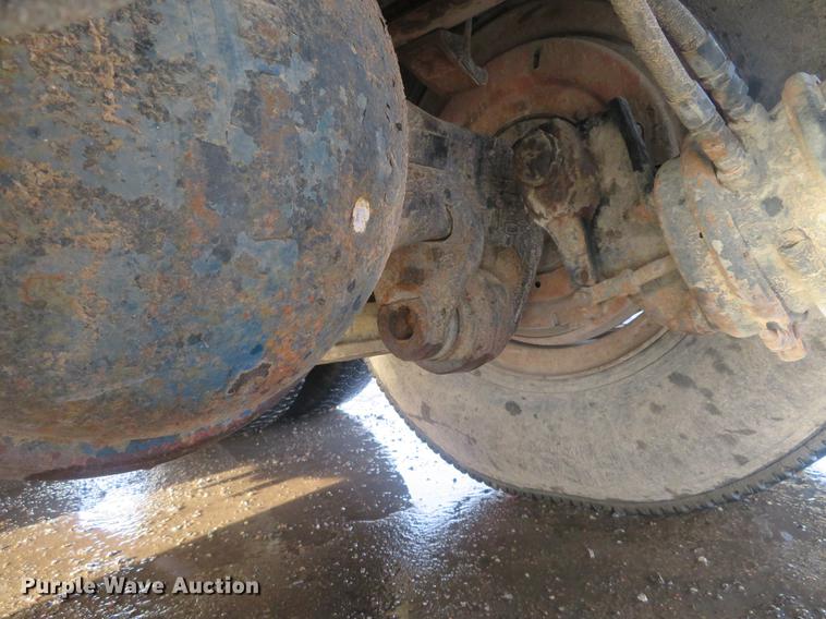 image for item DE6540 1989 International semi truck