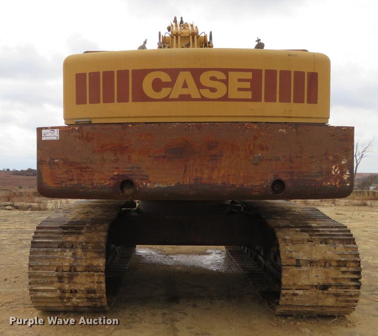 image for item DE6543 Case 220B excavator