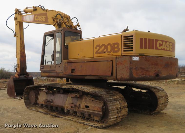 image for item DE6543 Case 220B excavator