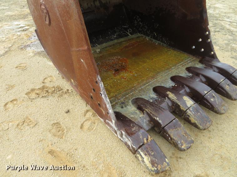 image for item DE6543 Case 220B excavator