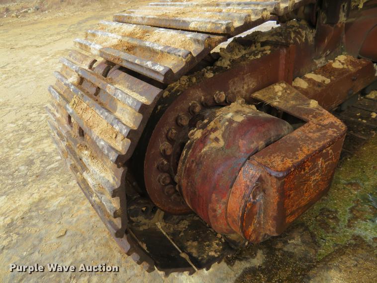 image for item DE6543 Case 220B excavator