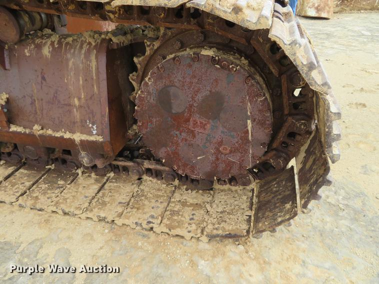 image for item DE6543 Case 220B excavator