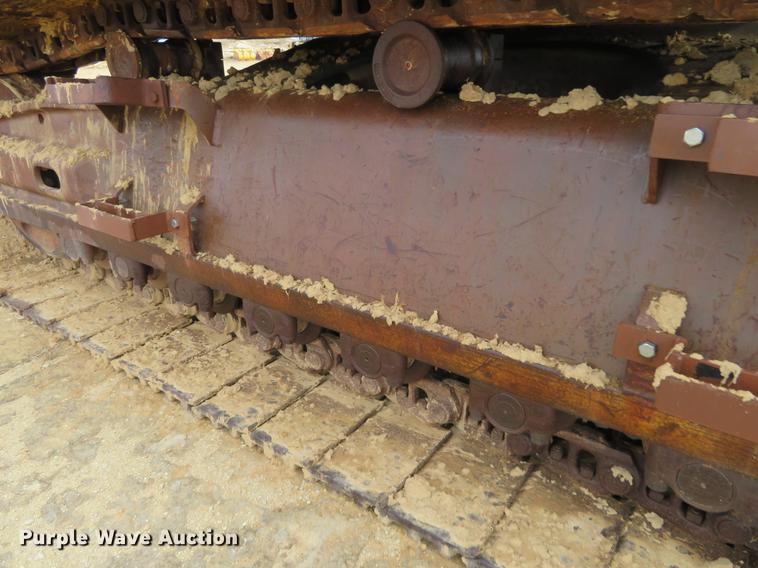 image for item DE6543 Case 220B excavator