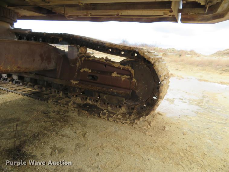 image for item DE6543 Case 220B excavator