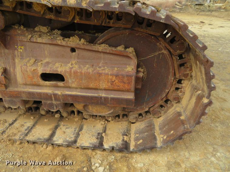 image for item DE6543 Case 220B excavator