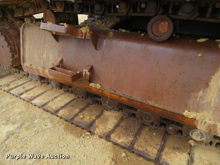 image for item DE6543 Case 220B excavator