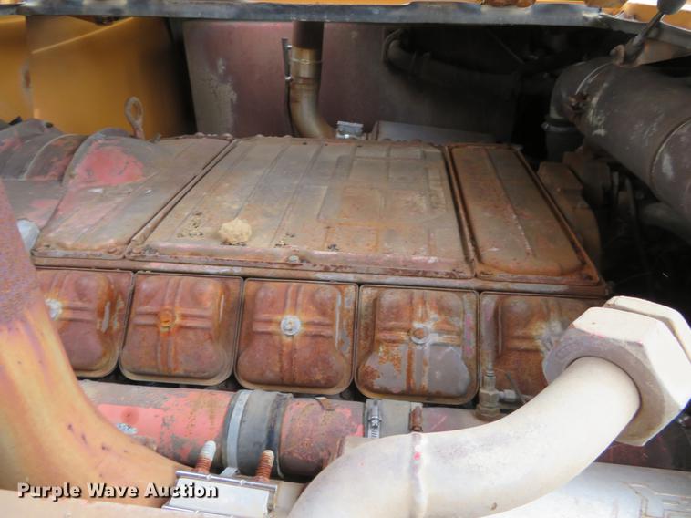 image for item DE6543 Case 220B excavator