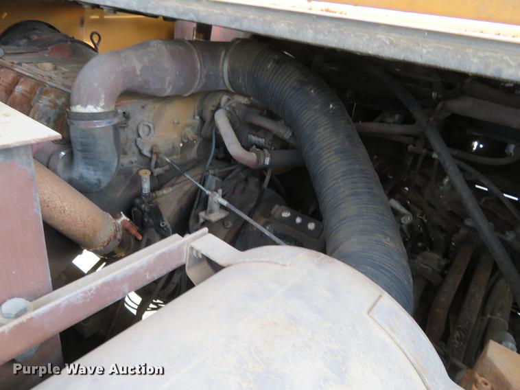 image for item DE6543 Case 220B excavator