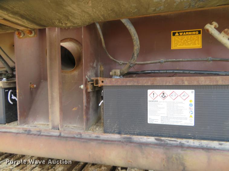 image for item DE6543 Case 220B excavator