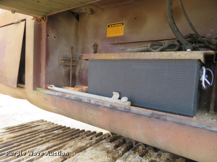 image for item DE6543 Case 220B excavator