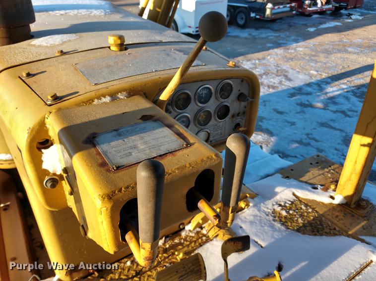 image for item DE6544 Caterpillar D8H dozer