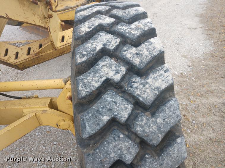 image for item DE6548 1994 Galion Dresser 850 motor grader