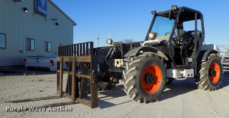 image for item DE7540 2010 Bobcat V723 telehandler