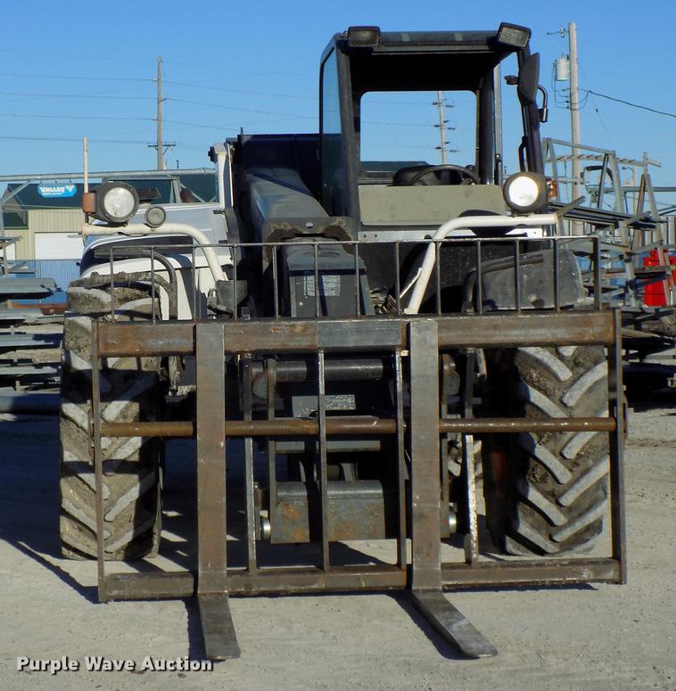 image for item DE7540 2010 Bobcat V723 telehandler