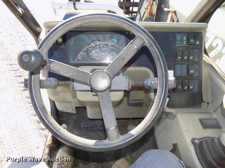 image for item DE7540 2010 Bobcat V723 telehandler