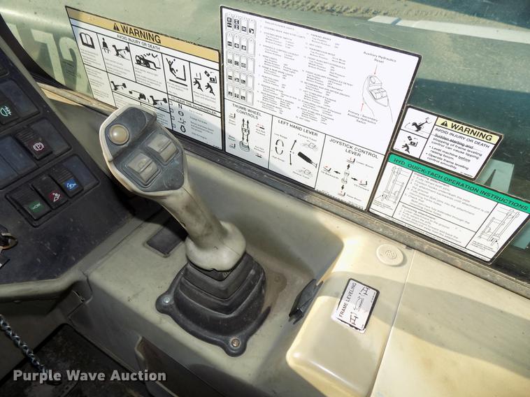 image for item DE7540 2010 Bobcat V723 telehandler