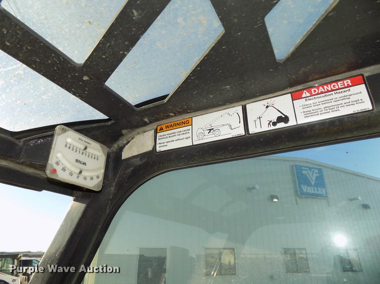 image for item DE7540 2010 Bobcat V723 telehandler